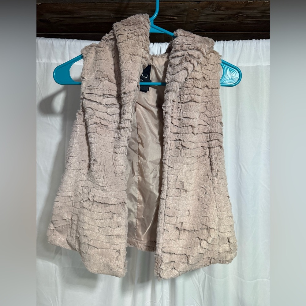 EUC Me Jane Faux Fur Vest in Cream Sz 12 (5QG)